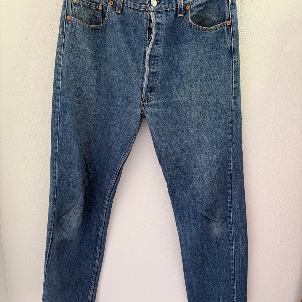 Levi's Men's Straight Jeans in Medium Blue Denim